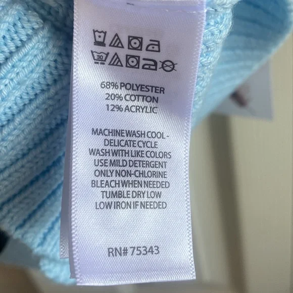 Jessica Simpson NWT Sleeveless Vneck Button Down Knit Sweater Vest Size medium - Picture 9 of 10